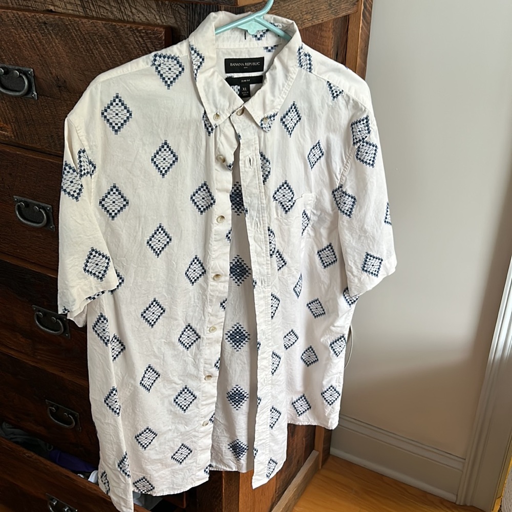 Banana Republic Slim Fit Men's Short Sleeve shirt Size XL - Picture 2 of 7